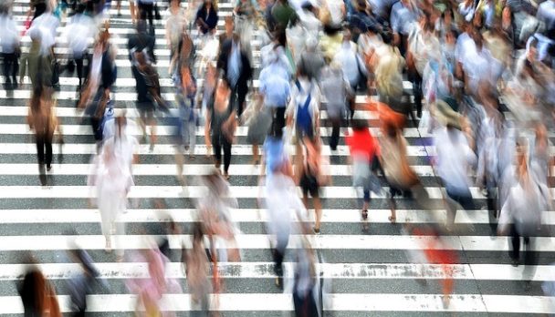 pedestrians-400811_640