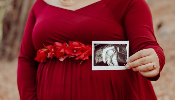 pexels-fadime-erbass-9863244